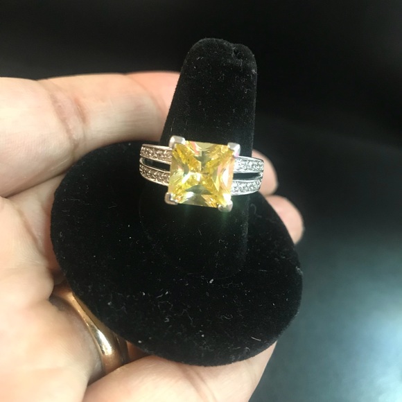 Park Lane Jewelry - Park Lane Canary Ring Size 7